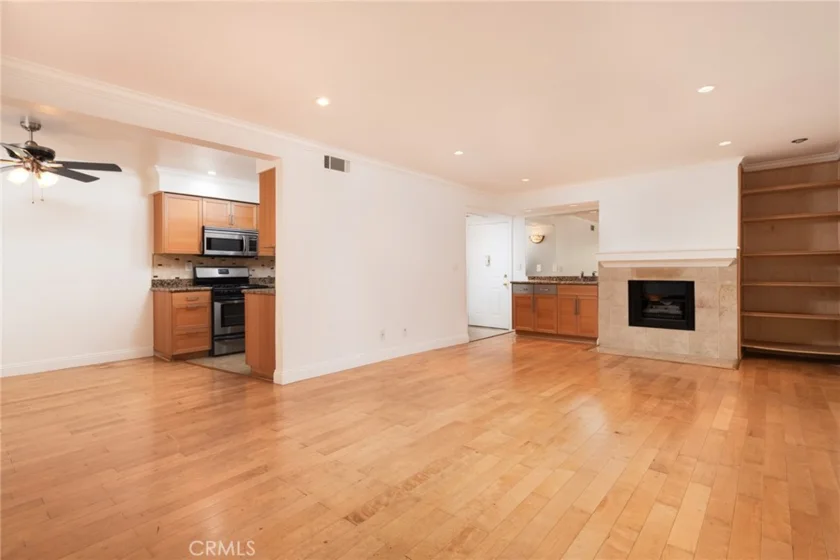 4536 Colbath Avenue #102 photo 7