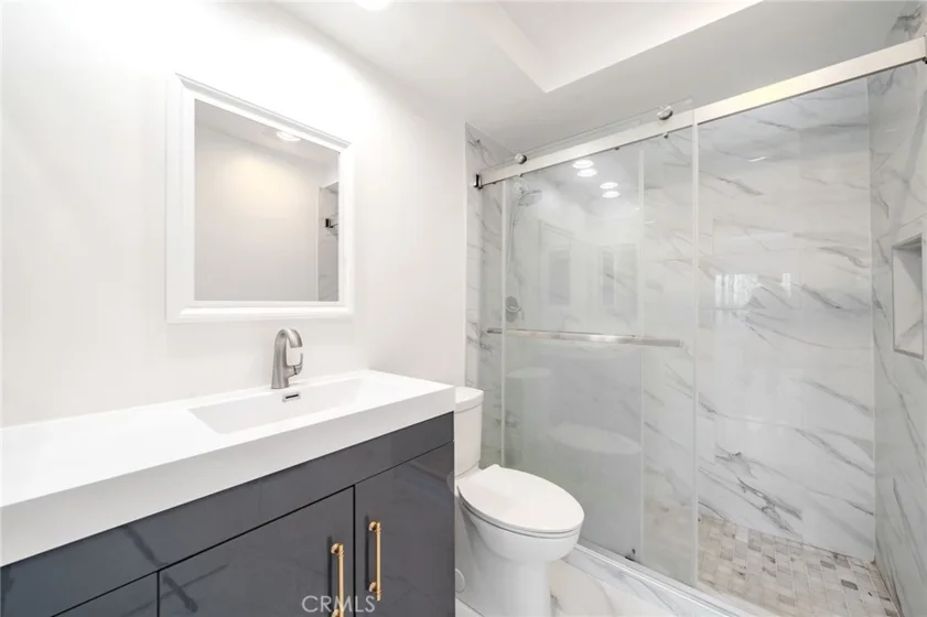 972 E California #202 photo 19