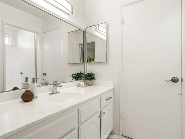 5412 Lindley Avenue #108 photo 25
