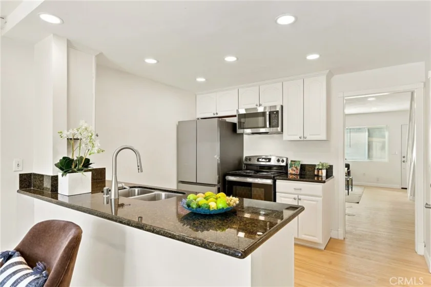 648 W Main #D photo 10