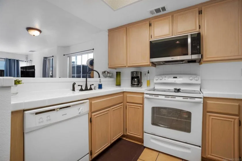 8966 Arlingdale Way photo 2