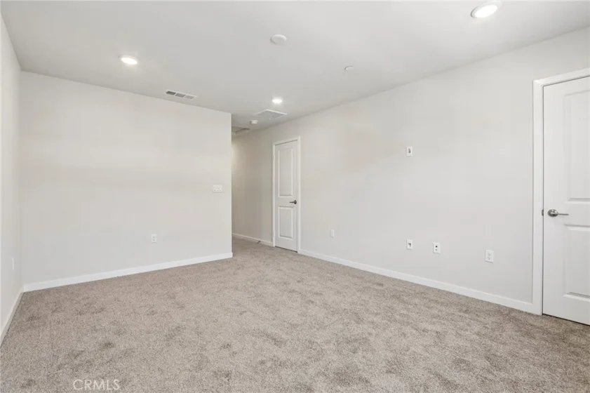 9536 Hannah Way photo 8