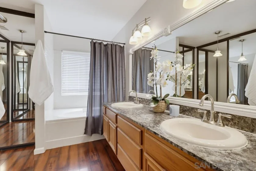 8391 Suntree Place photo 14