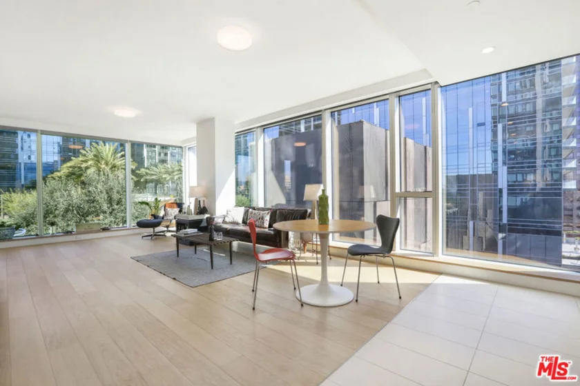 889 Francisco Street #909 photo 13
