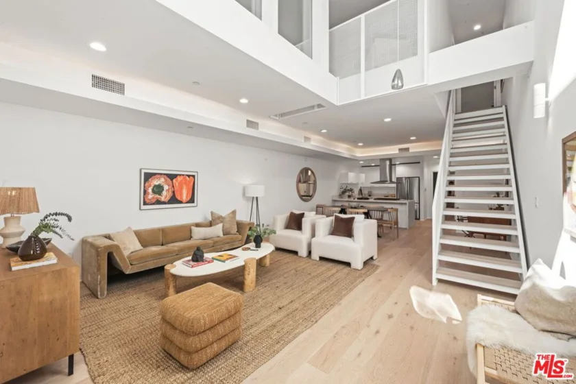 1140 N Formosa Avenue #4 photo 1