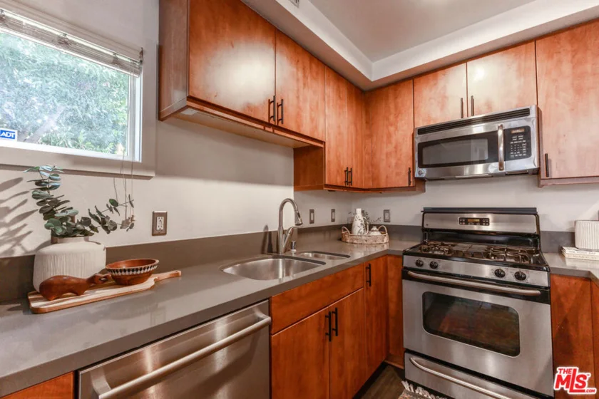 10735 Bloomfield Street #5 photo 5