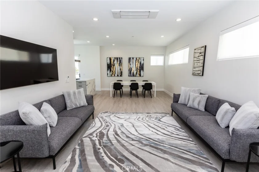 140 W Canada #b photo 6