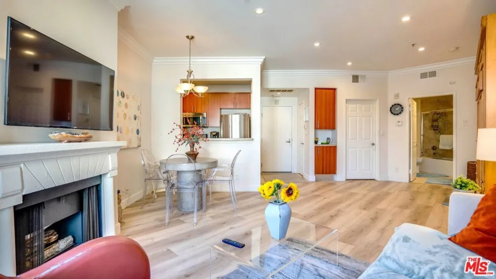 620 S Gramercy Place #424 photo 1