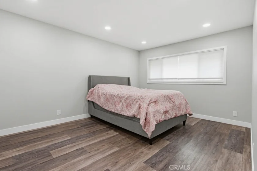 1860 W Glenoaks #L photo 19