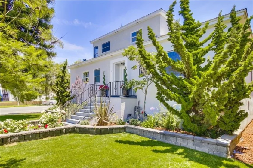 1106 4th Street #4 photo 1