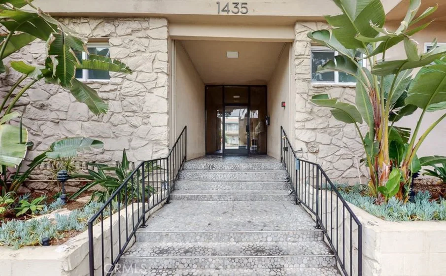 1435 N Fairfax Avenue #6 photo 1
