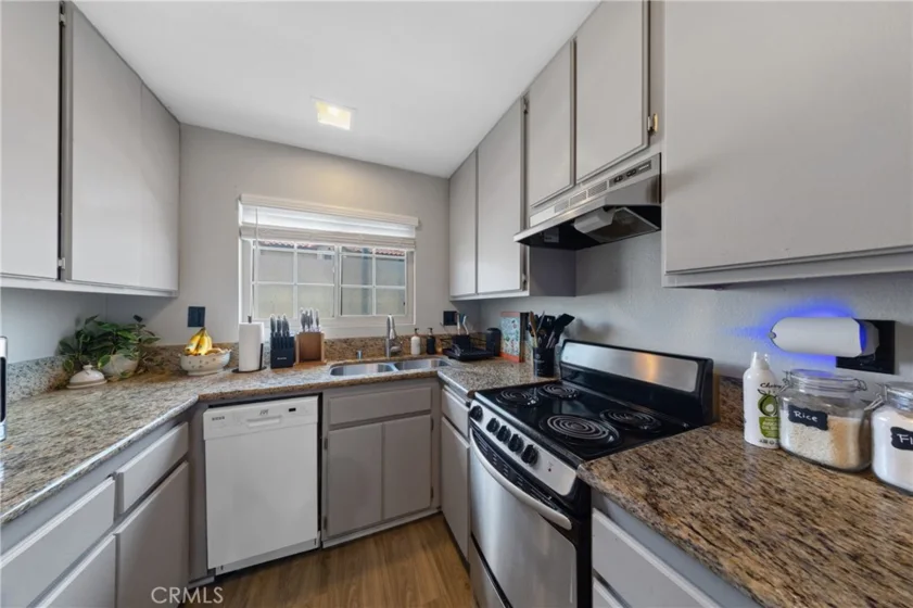 23345 La Crescenta photo 5