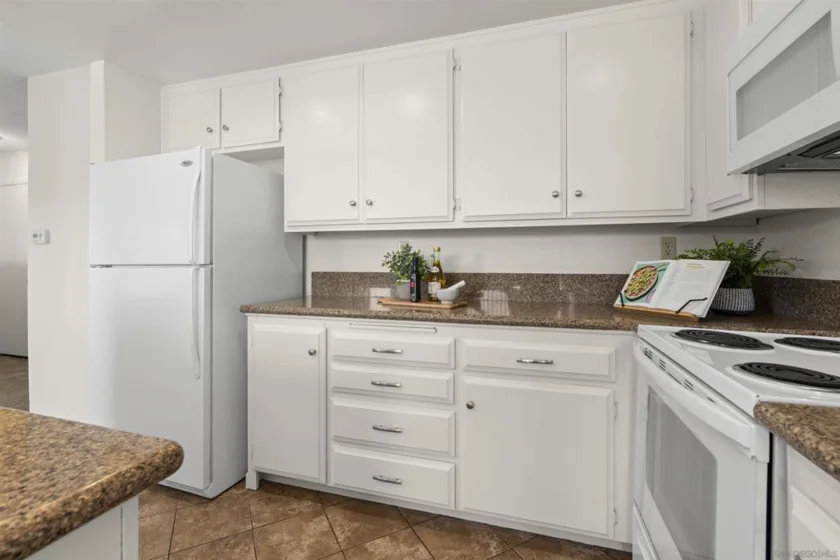 7780 Parkway Drive #1101 photo 17