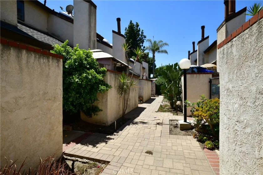 9601 Sylmar Avenue #1 photo 4