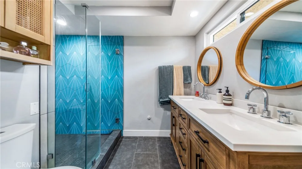 7422 Hazeltine photo 21