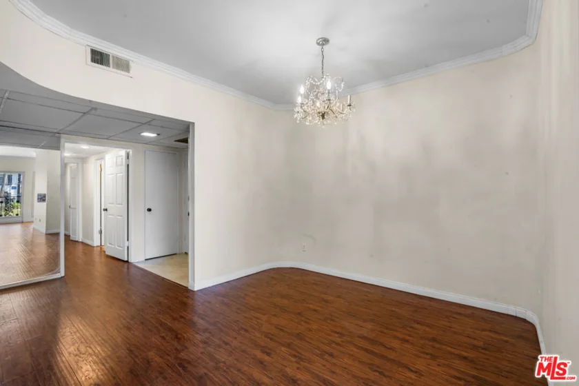 822 S Windsor Boulevard #102 photo 6