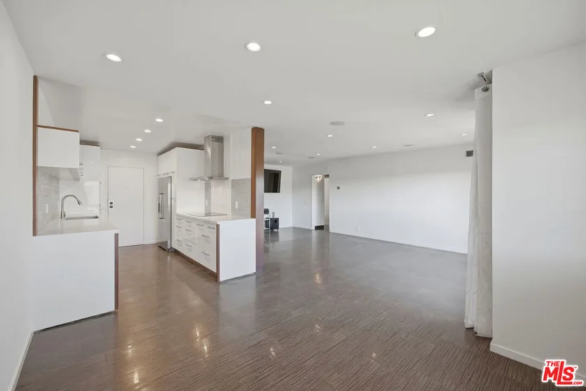 1121 N Olive Drive #302 photo 13