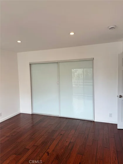 17800 Burbank #204 photo 7