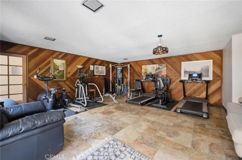 525 S Ardmore Avenue #320 photo 24