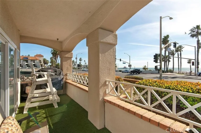 900 Pacific Coast photo 4