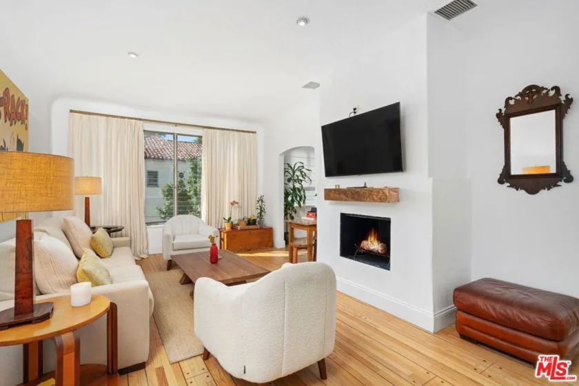 1345 N Hayworth Avenue #206 photo 1