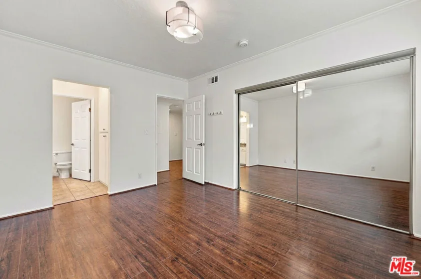 11918 Avon Way #102 photo 25