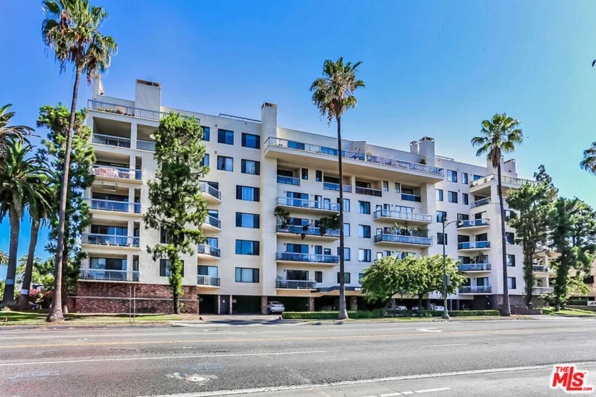 4460 Wilshire Boulevard #705 photo 1