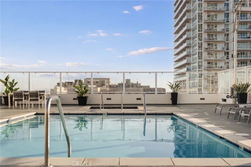 939 S Broadway #1001 photo 14