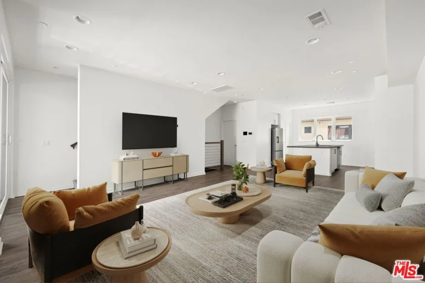 2930 Rowena Avenue #2 photo 10