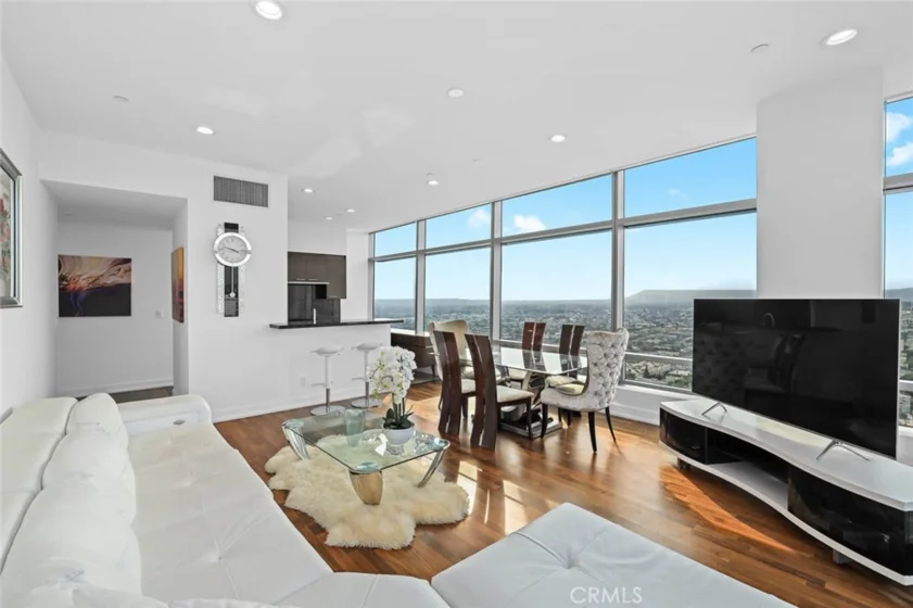 900 W Olympic #31J photo 53