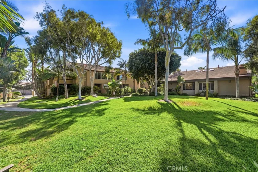 16971 Bluewater Lane #70 photo 38