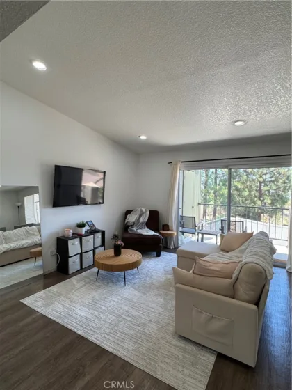 2548 Avenida Del Vista #T 202 photo 1