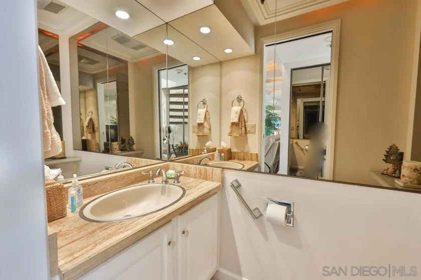 835 D Avenue #4 photo 20