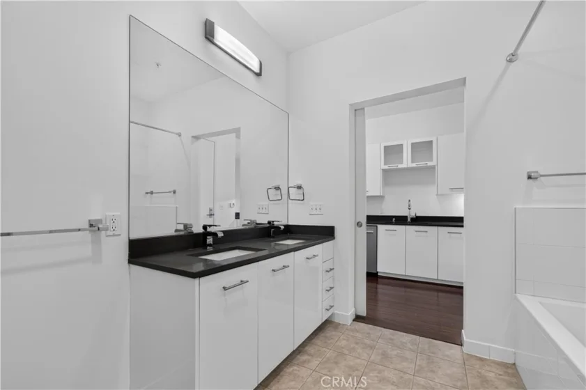 238 S Arroyo Parkway #303 photo 19