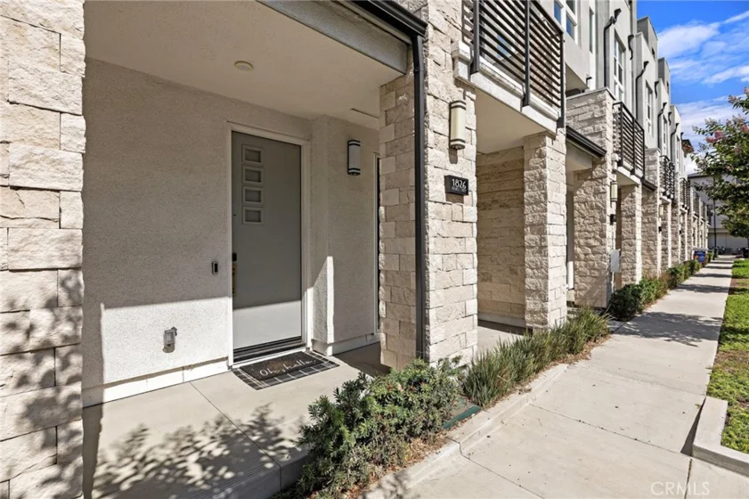 1826 W Bushell Street photo 4