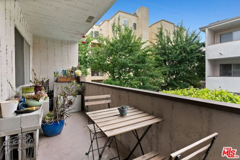 1831 Prosser Avenue #205 photo 16