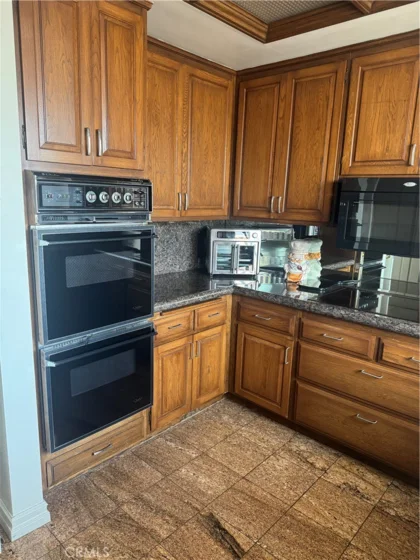 969 Hilgard #1400 photo 8