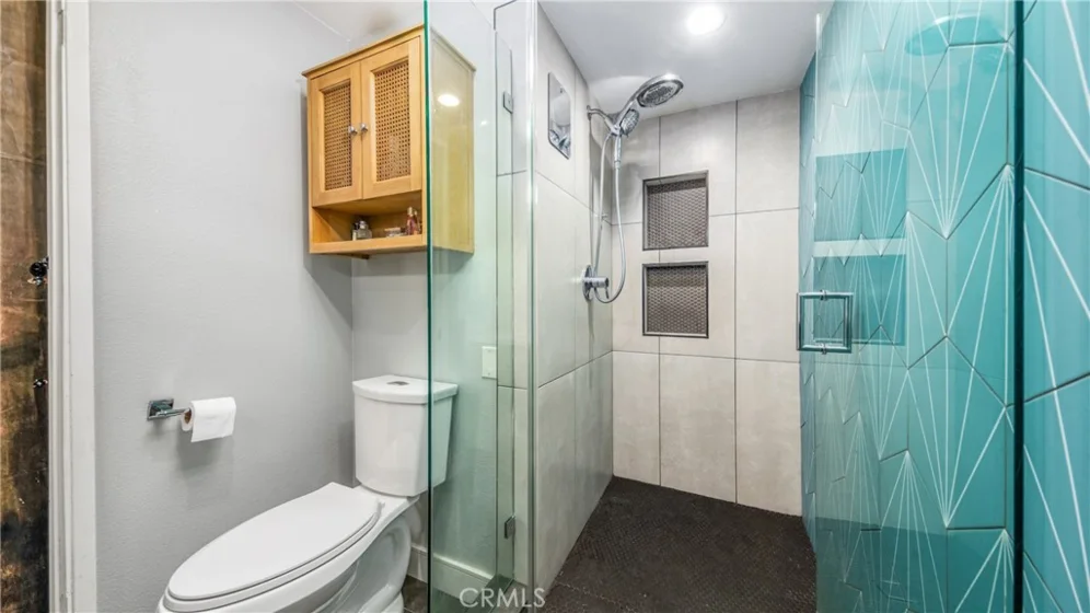 7422 Hazeltine photo 23
