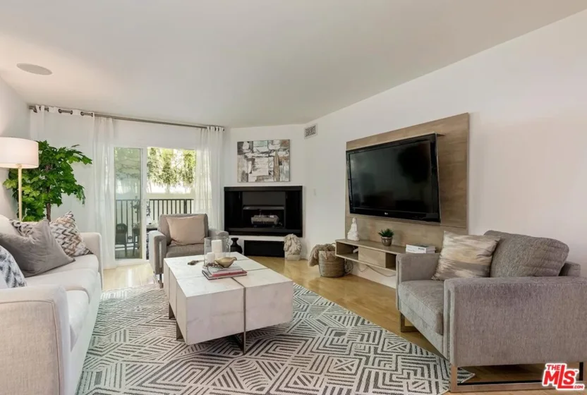 1230 Horn Avenue #421 photo 1