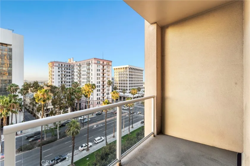 488 E Ocean #809 photo 25