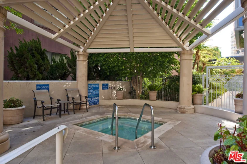 10724 Wilshire Boulevard #1607 photo 32