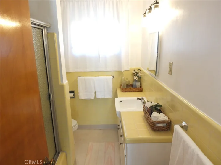 1724 E 1st Street #9 photo 30
