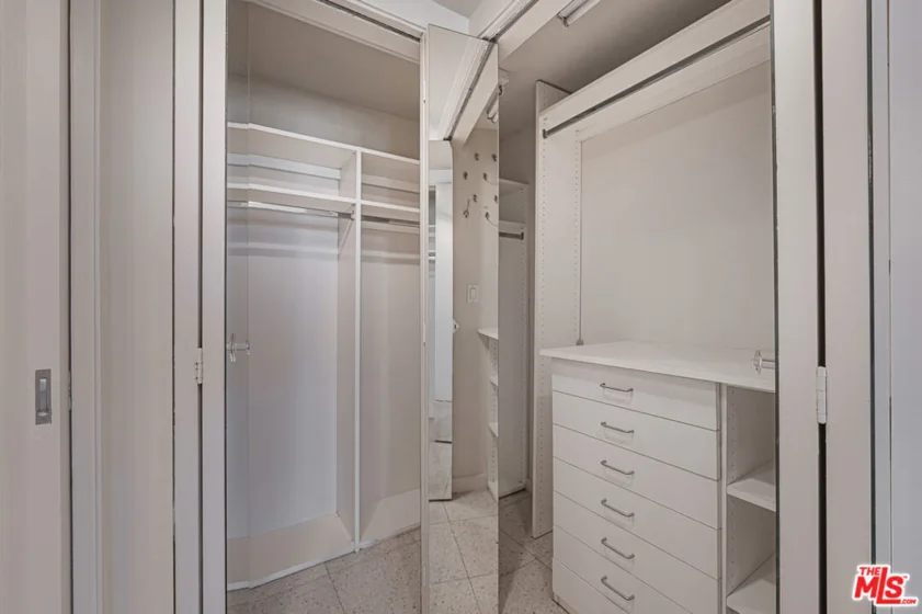 10445 Wilshire Boulevard #1402 photo 23
