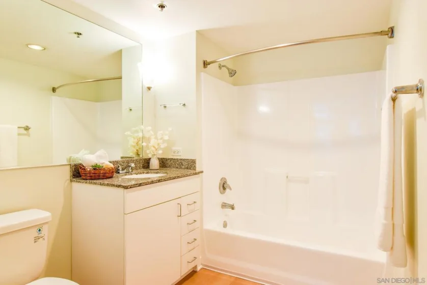 425 W Beech Street #408 photo 15