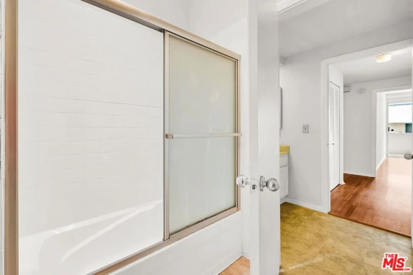 1164 Wellesley Avenue #204 photo 14