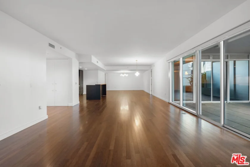 6250 Hollywood Boulevard #4E photo 23