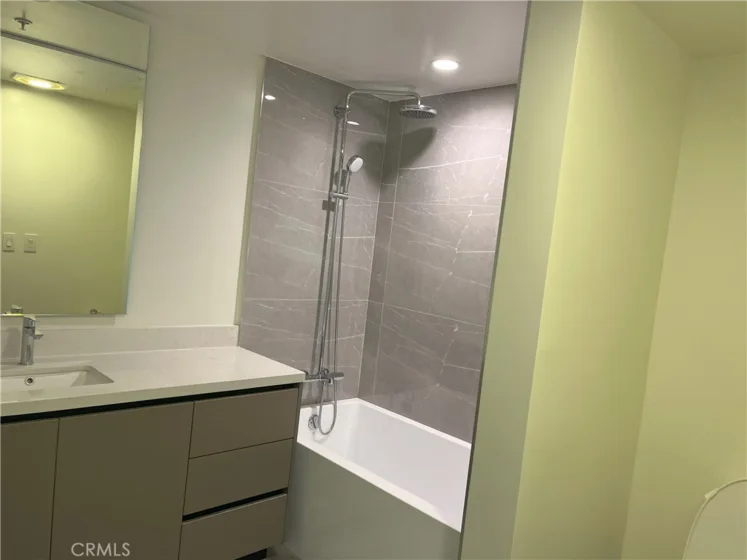 39 S Los Robles #3002 photo 18