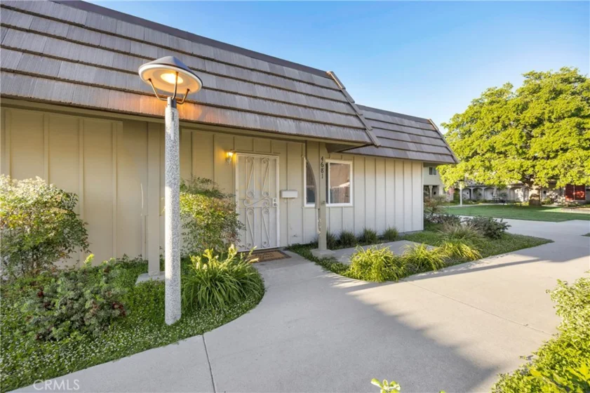 4681 Larwin photo 1