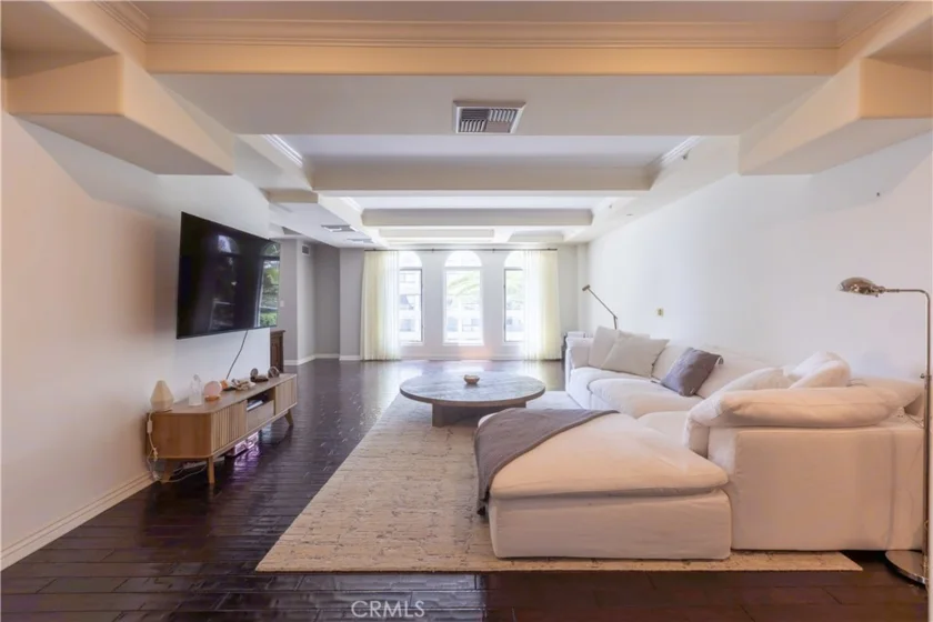 10795 Wilshire Boulevard #402 photo 2