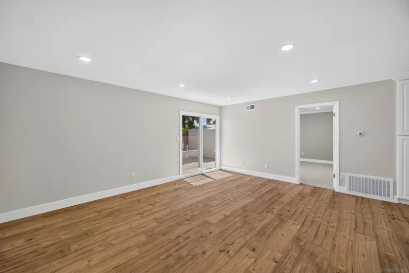 8318 Panorama Ridge Court photo 12